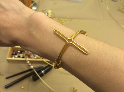 wire jewelry: cross bracelet